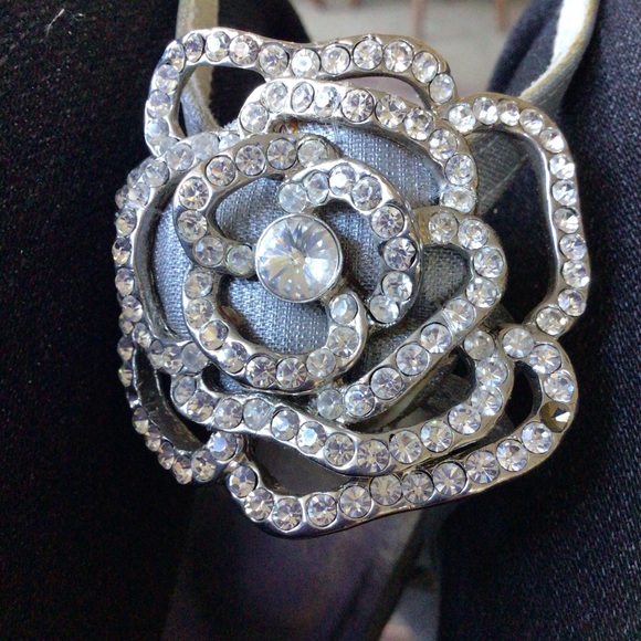 STUART WEITZMAN CRYSTAL FLOWER SANDALS SIZE 6 - Picture 12 of 16